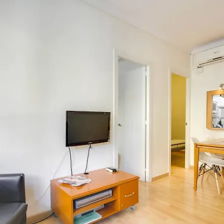 Daire Cozy 2 Bedroom Next To Arc De Triomf