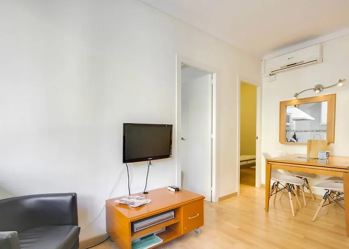Daire Cozy 2 Bedroom Next To Arc De Triomf