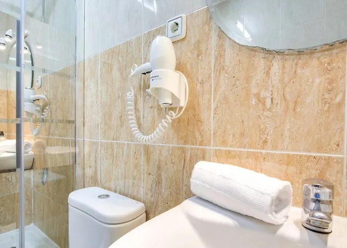 Daire Cozy 2 Bedroom Next To Arc De Triomf Barselona