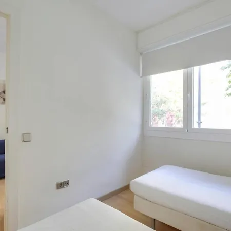 Cozy 2 Bedroom Next To Arc De Triomf Barcelona