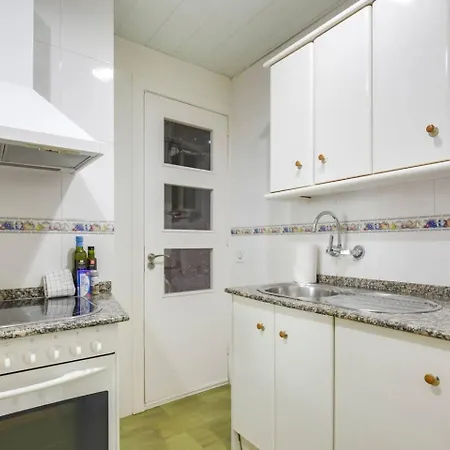 Cozy 2 Bedroom Next To Arc De Triomf Barcelona