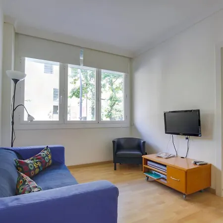 Cozy 2 Bedroom Next To Arc De Triomf Apartment *