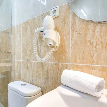 Apartment Cozy 2 Bedroom Next To Arc De Triomf Barcelona